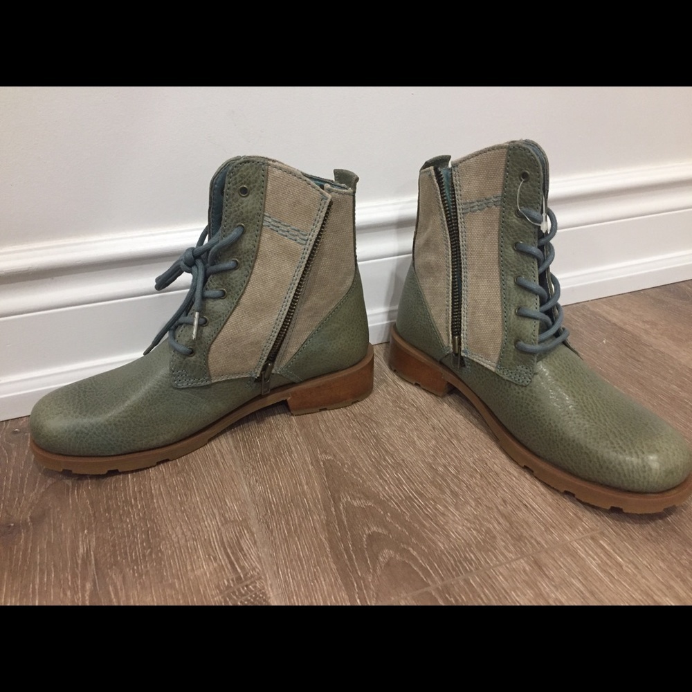 Green and brown Doc Martens leather shoes US 6 - Picture 5 of 6